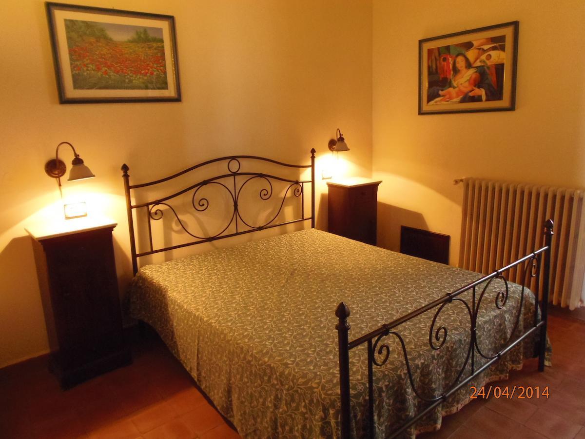 Hotel Le Cisterne Dell'Etna Calcerana-Marina Habitación foto