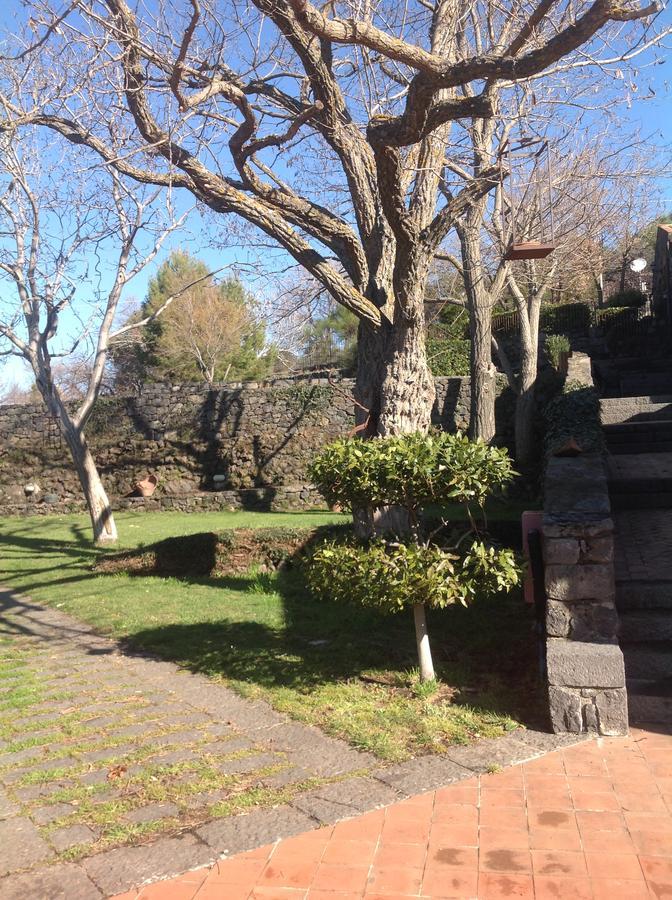 Hotel Le Cisterne Dell'Etna Calcerana-Marina Exterior foto