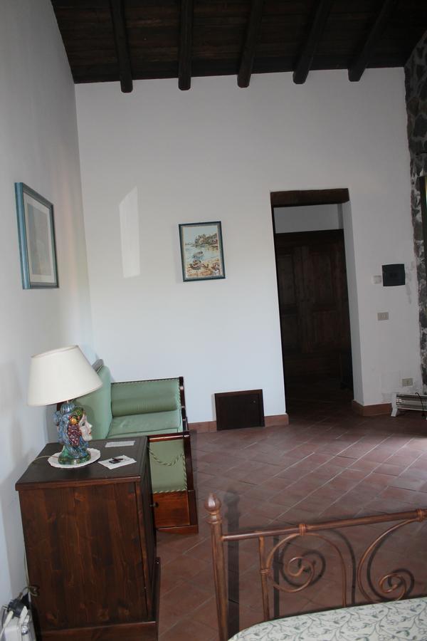 Hotel Le Cisterne Dell'Etna Calcerana-Marina Exterior foto